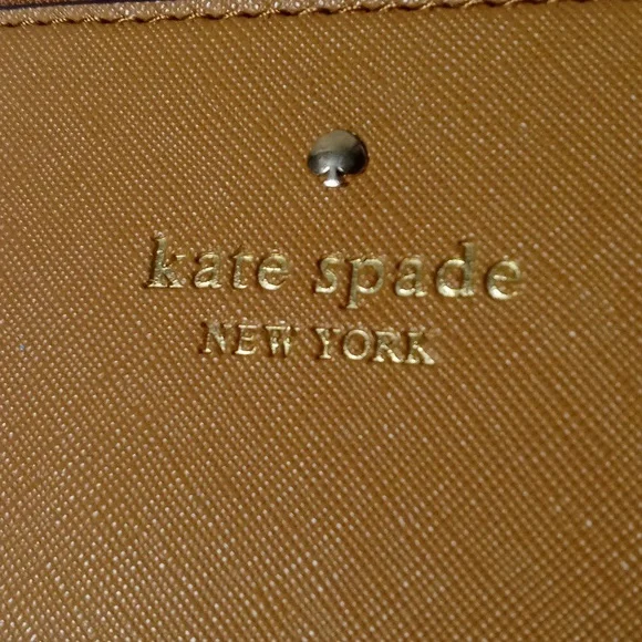 Kate Spade New York Wristlet Staci - Picture 2 of 8